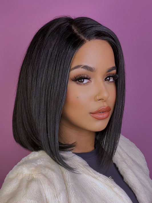 Grecia – Peluca 100% Humana – Corte Bob 14" – Frontal 13x4 – Sexy Flor – Colección Diosas