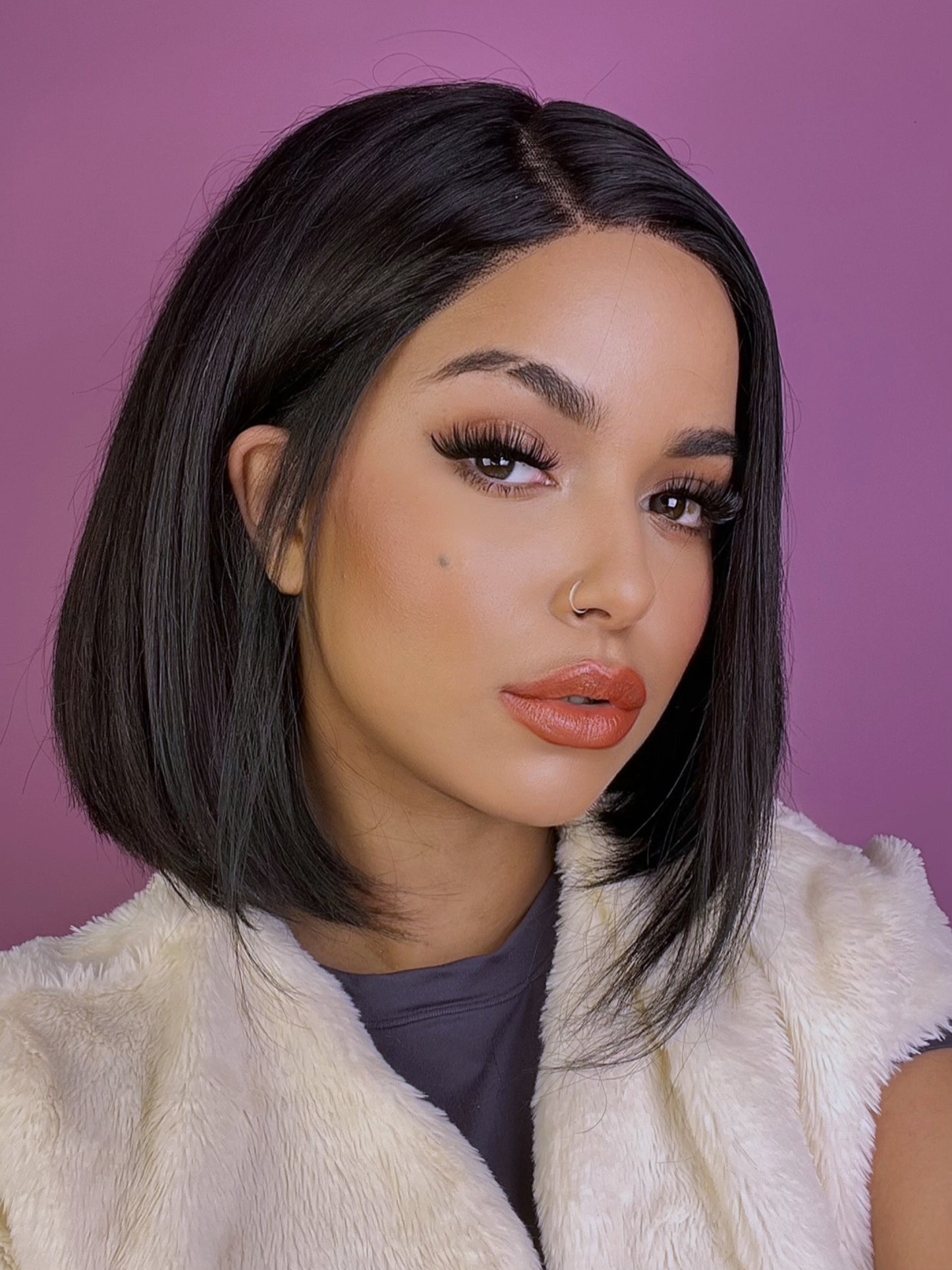 Grecia – Peluca 100% Humana – Corte Bob 14" – Frontal 13x4 – Sexy Flor – Colección Diosas