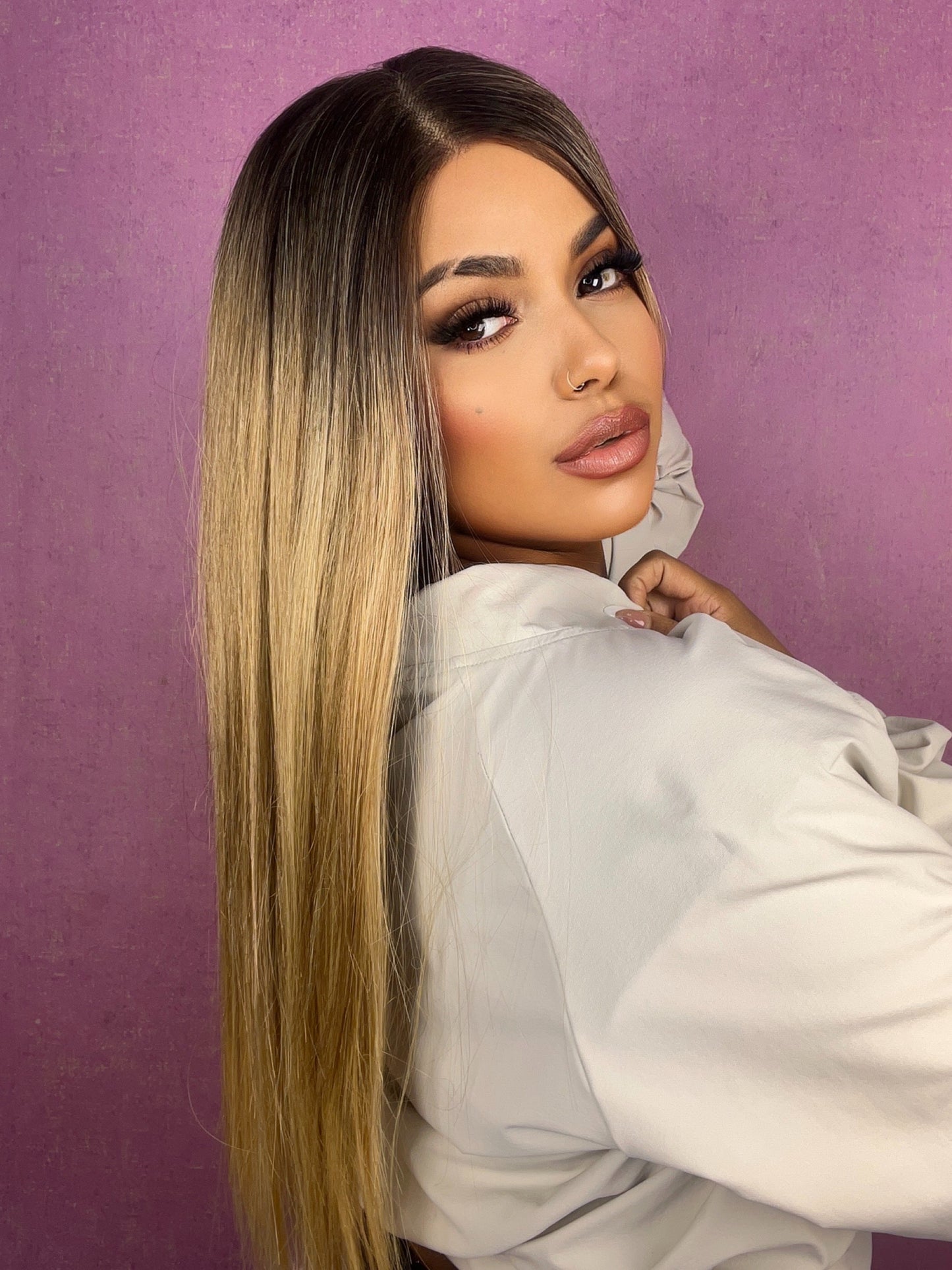 Peluca con frontal 13x4 partida libre – Semi Humana – 24 pulgadas – Sexy Flor